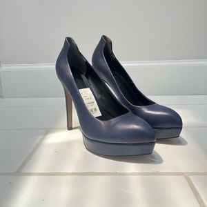 Classy Pour La Victoire Aya Dress Pump !